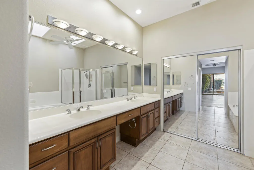 86 N Kavenish Drive, Rancho Mirage, California 92270 home-pic-14